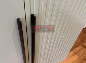 foto 01 распашной шкаф белого цвета с антресолями