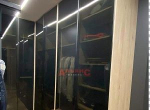 foto 03 Внутреннее наполнение гардеробной комнаты: полки и штанги